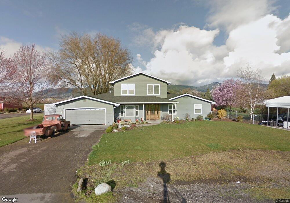 1575 Redwood Dr, Central Point, OR 97502 - photo 1