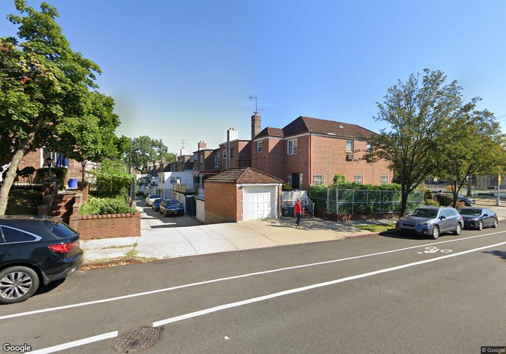 7042 Utopia Pkwy, Fresh Meadows, NY 11365 - photo 1