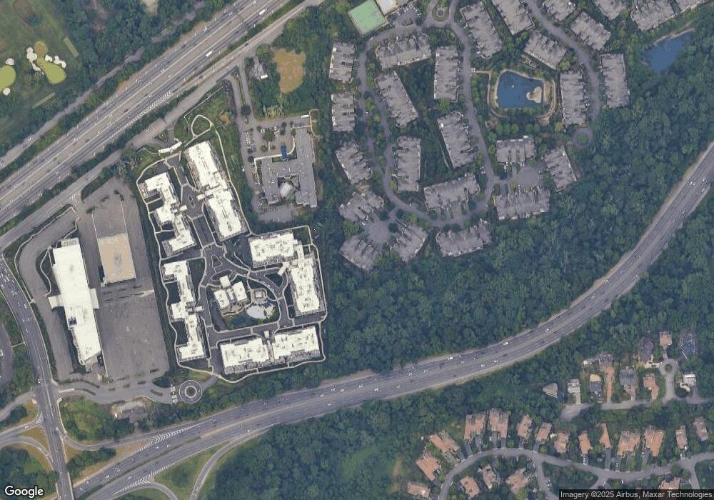 15 Lancaster Ct, Manhasset, NY 11030 - photo 1