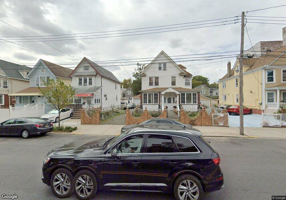 8762 111th St, Richmond Hill, NY 11418 - photo 1