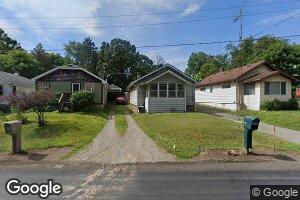 127 Park Dr, Jackson, MI 49203