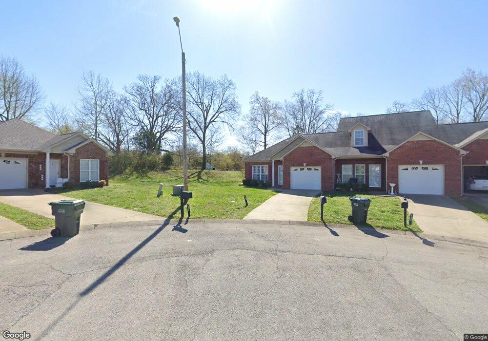 215 Johnstone Dr, Dickson, TN 37055 - photo 1