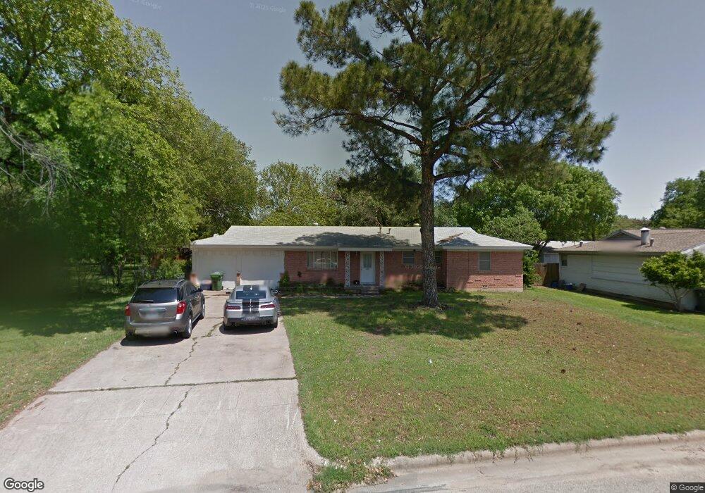 824 Elizabeth Dr, Bedford, TX 76022 - photo 1