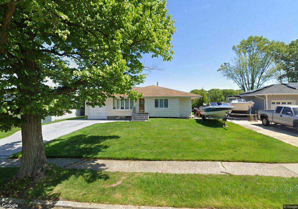 7 Eva Path, ComMacK, NY 11725 - photo 1