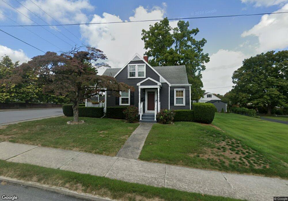 300 N Grant St, Waynesboro, PA 17268 - photo 1