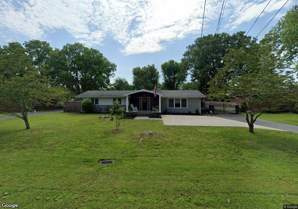 211 S Linda Dr, Shelbyville, TN 37160 - photo 1