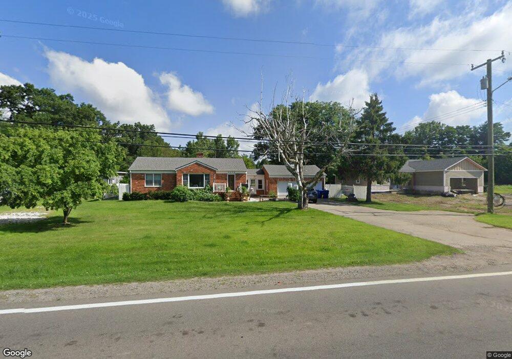 7280 Elizabeth Lake Rd, Waterford, MI 48327 - photo 1