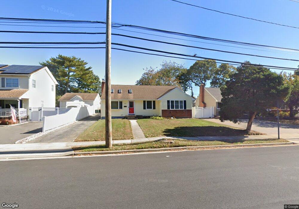 819 Oakfield Ave, Wantagh, NY 11793 - photo 1