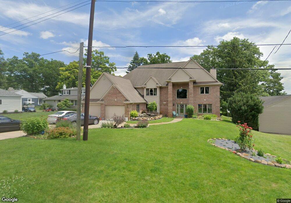 2365 Island View Dr, West Bloomfield, MI 48324 - photo 1