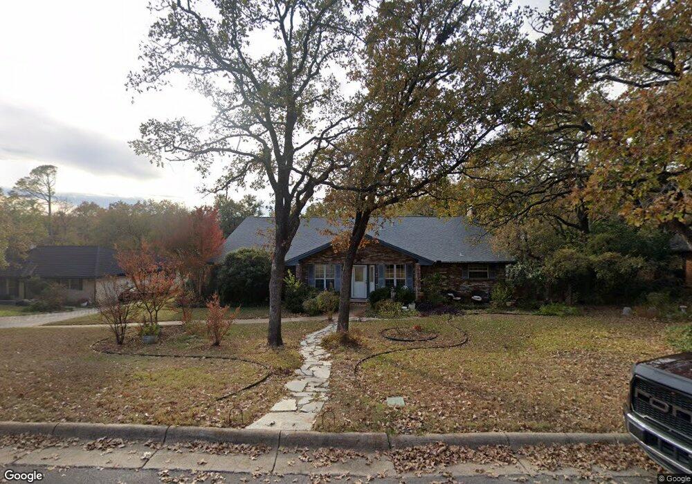 1310 Driftwood Dr, Euless, TX 76040 - photo 1