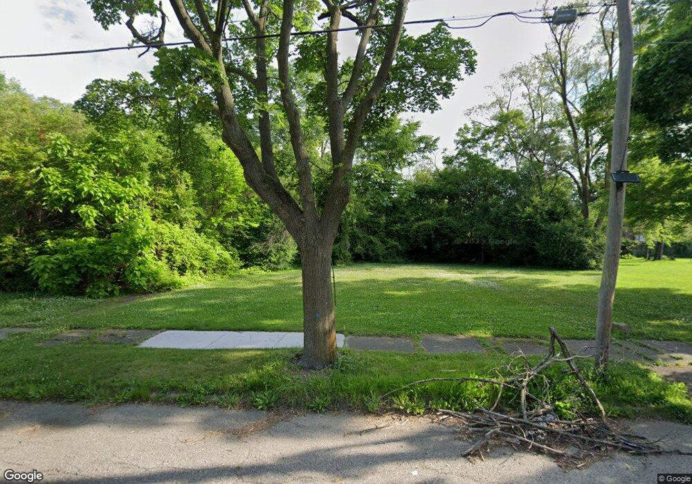 215 E Austin Ave, Flint, MI 48505 - photo 1