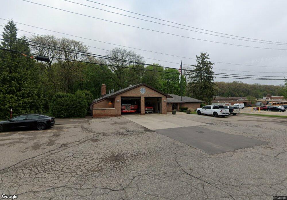 1063 Westview Rd, Bloomfield Hills, MI 48304 - photo 1