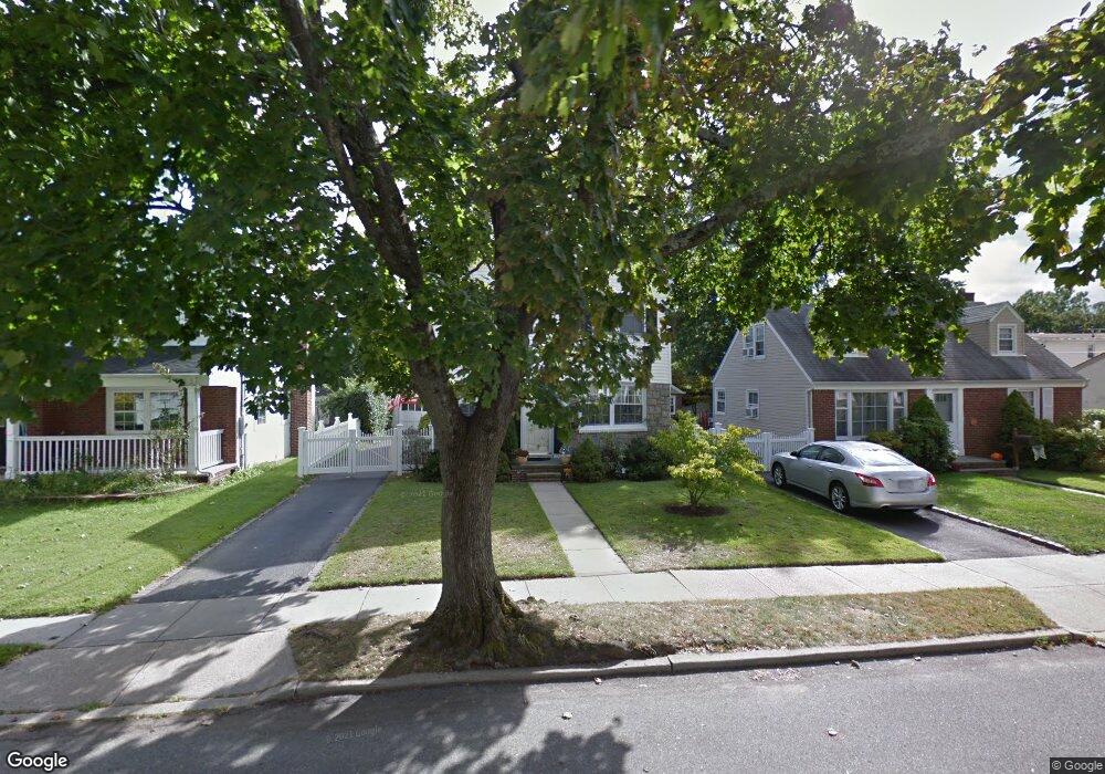 681 4th Place S, Garden City, NY 11530 - photo 1