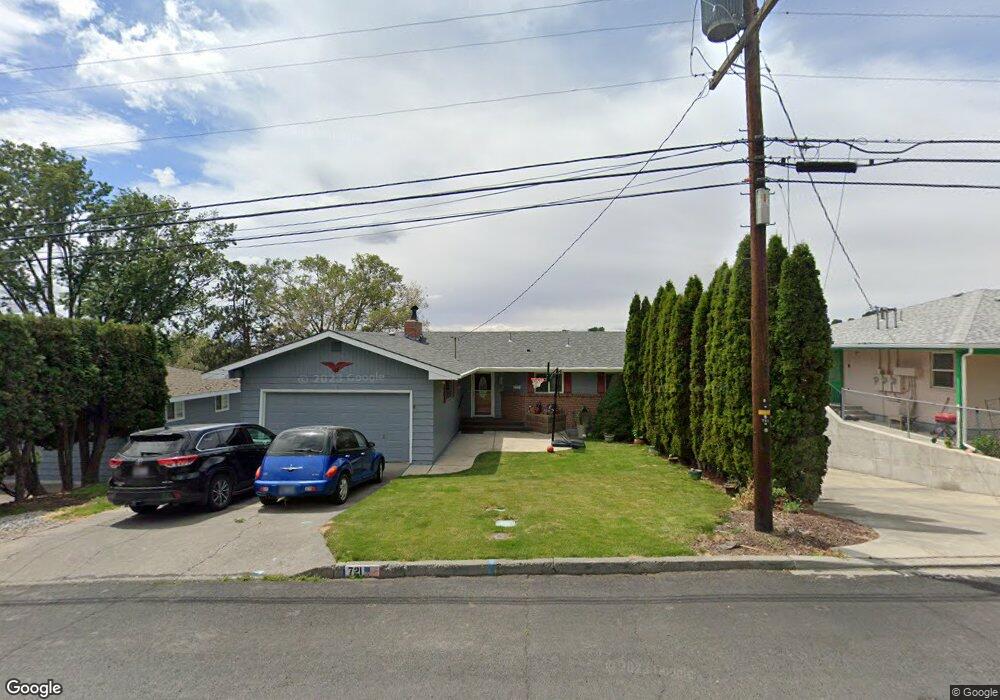 721 NW 5th St, Pendleton, OR 97801 - photo 1