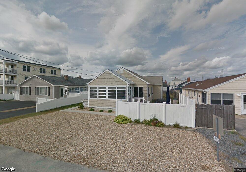 14 Lawrence St, Seabrook, NH 03874 - photo 1