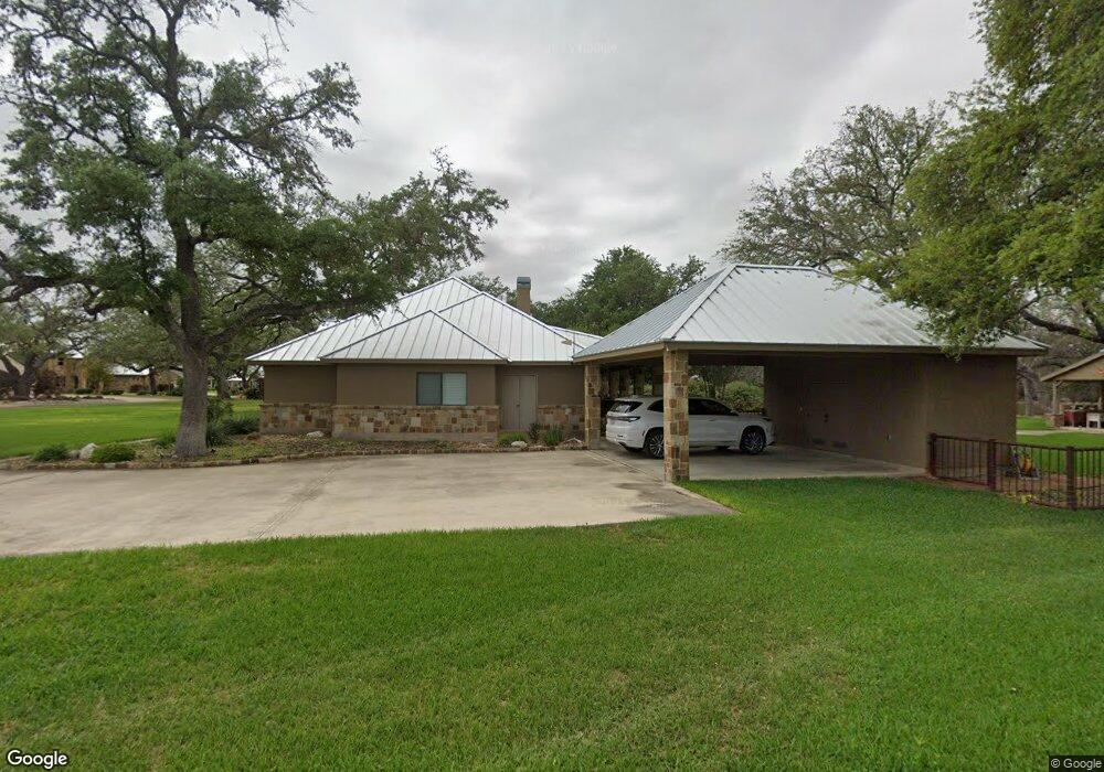 1402 Woodland Ct, Hondo, TX 78861 - photo 1