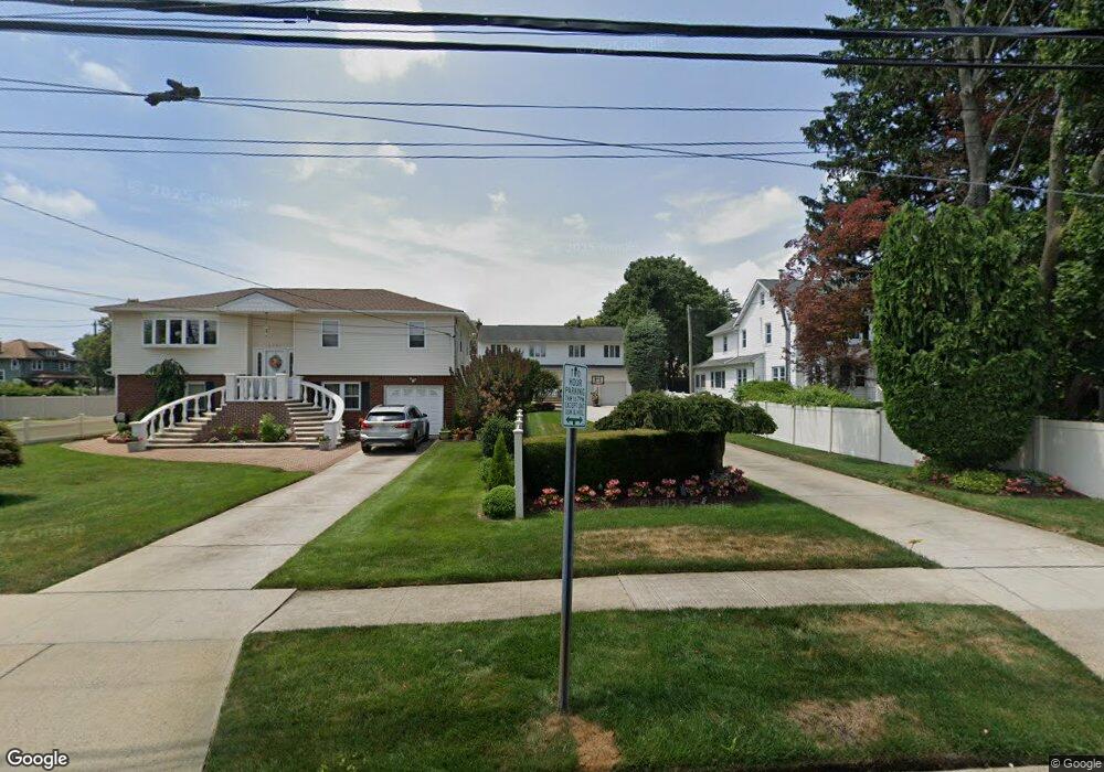 2356 Hewlett Ave, Merrick, NY 11566 - photo 1