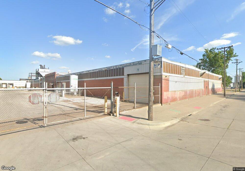 1833 W 2nd St unit 1, Davenport, IA 52802 - photo 1