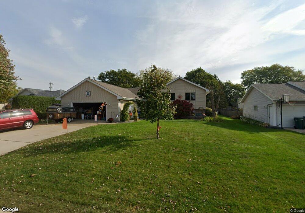 3316 N Suncrest Ln, Appleton, WI 54914 - photo 1