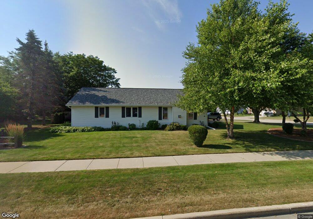 3324 N Suncrest Ln, Appleton, WI 54914 - photo 1