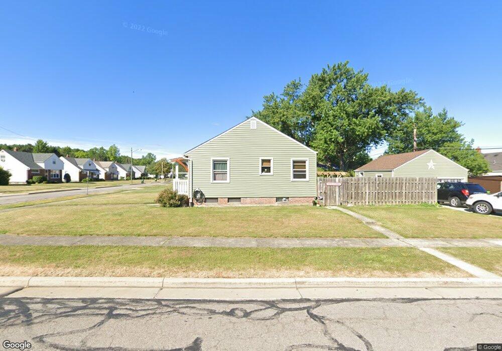 28885 Hazel Ave, Wickliffe, OH 44092 - photo 1