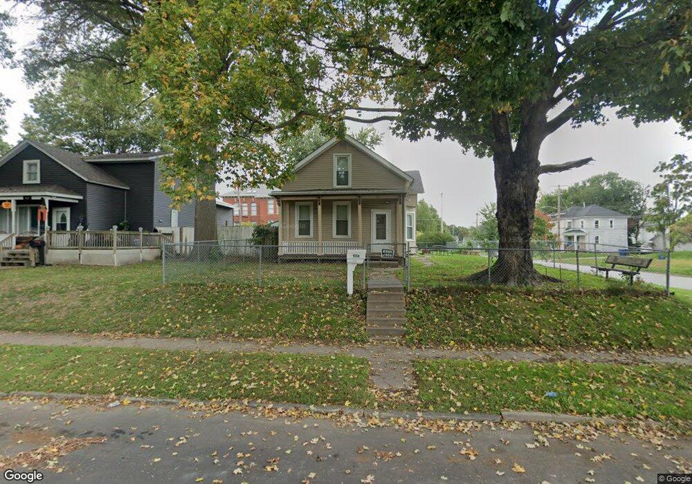 906 W 14th St, Davenport, IA 52804 - photo 1