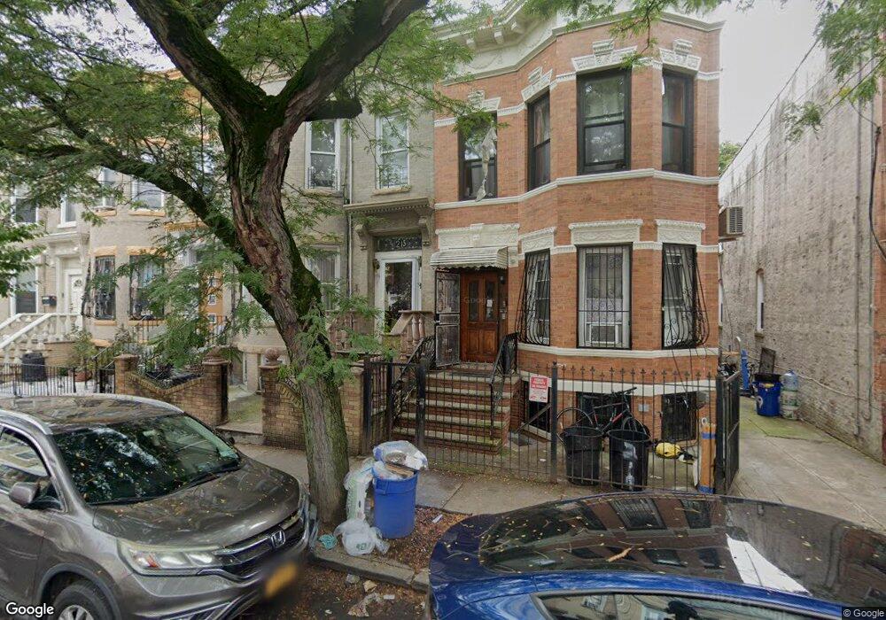 215 Lincoln Ave unit 4, Brooklyn, NY 11208 - photo 1