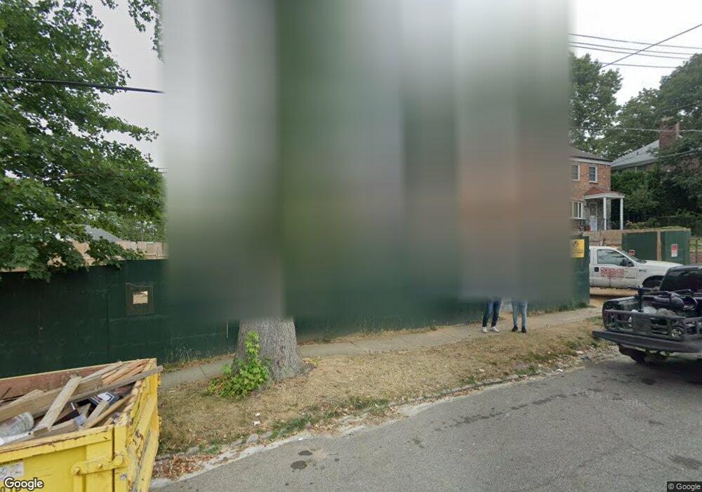 186-15 Avon Rd, Jamaica Estates, NY 11432 - photo 1