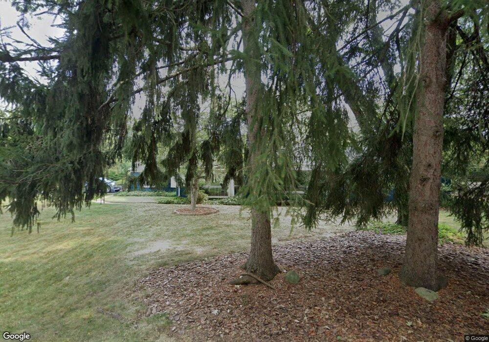 6411 Sheringham Rd, Bloomfield Hills, MI 48301 - photo 1