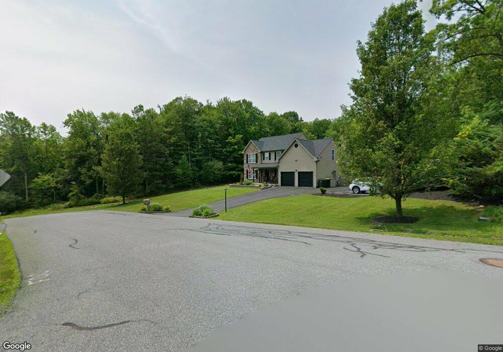 2210 Pin Oak Ln, Slatington, PA 18080 - photo 1