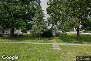 729 Walnut St, Carthage, IL 62321