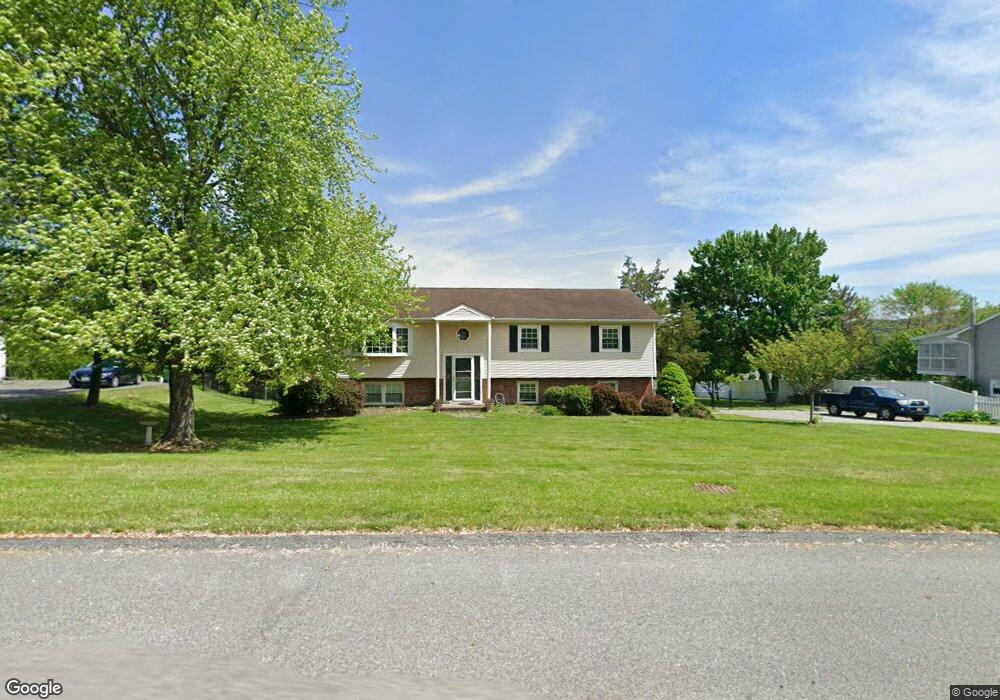 81 Nantucket Dr, Fishkill, NY 12524 - photo 1