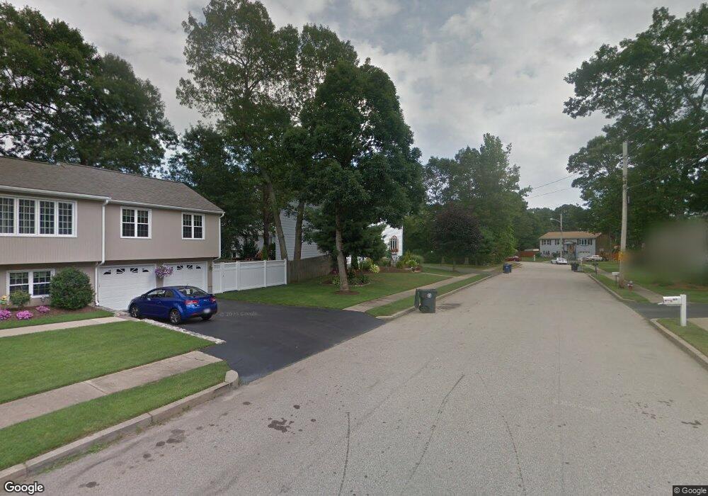 72 Wilde Field Dr, Warwick, RI 02889 - photo 1