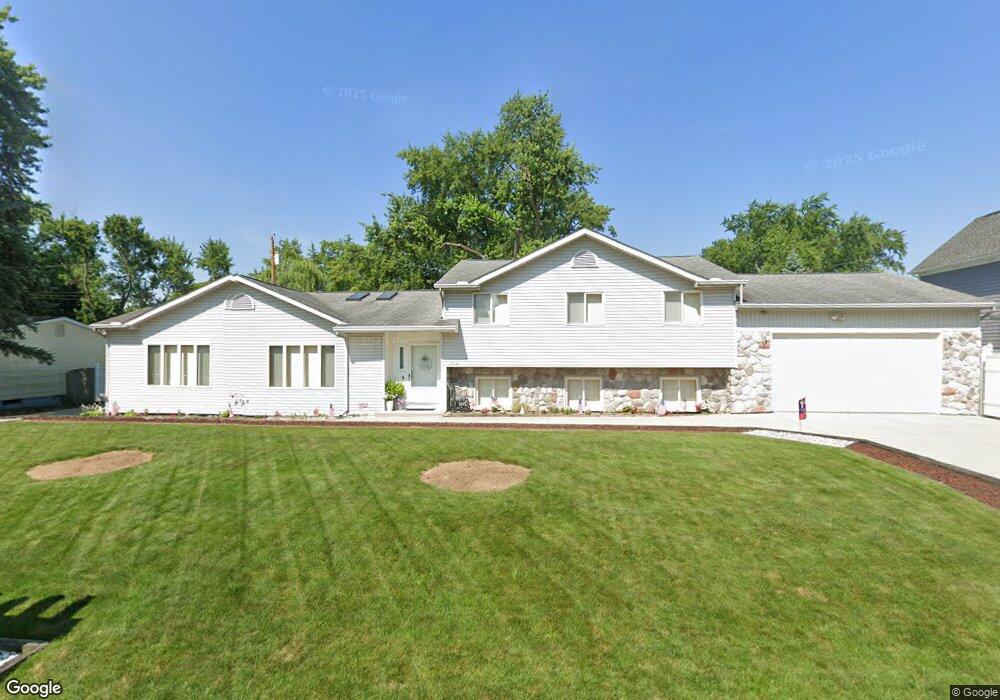 1542 Naylor St, West Bloomfield, MI 48324 - photo 1