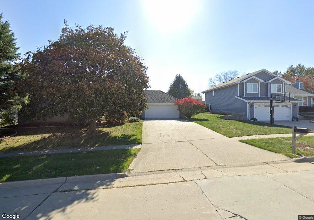 2417 N 7th Avenue Place E, Newton, IA 50208 - photo 1