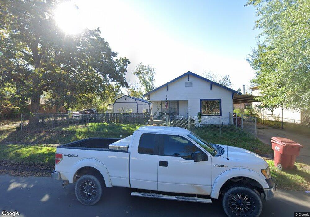 512 E Jefferson St, Hugo, OK 74743 - photo 1