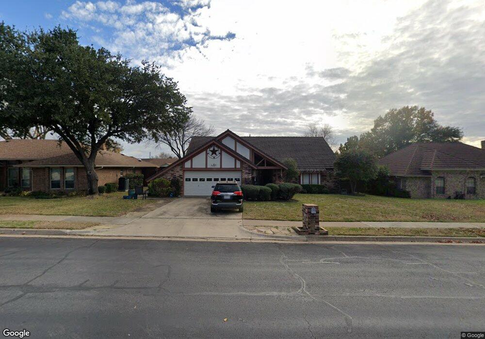 304 Carolyn Dr, Bedford, TX 76021 - photo 1