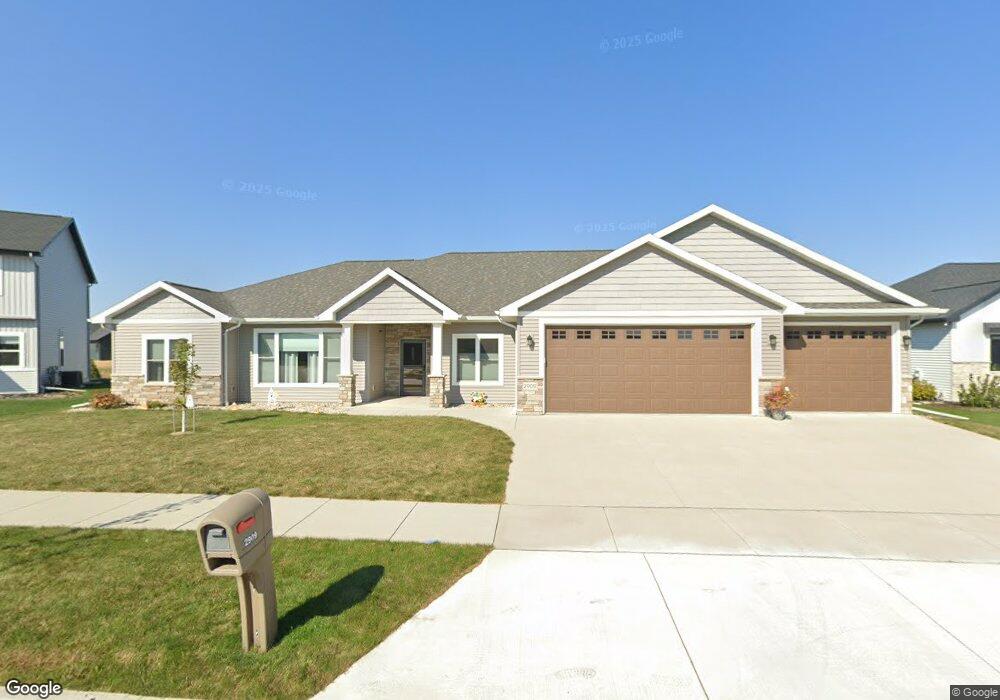 2909 E Bluetopaz Dr, Appleton, WI 54913 - photo 1