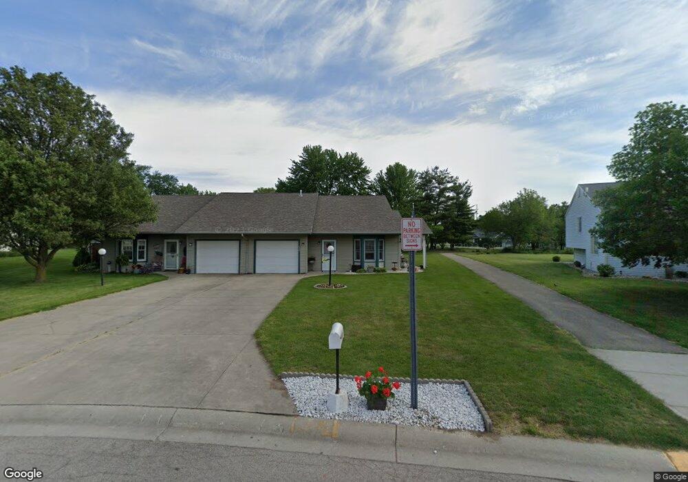 608 Maple Ln, Nappanee, IN 46550 - photo 1