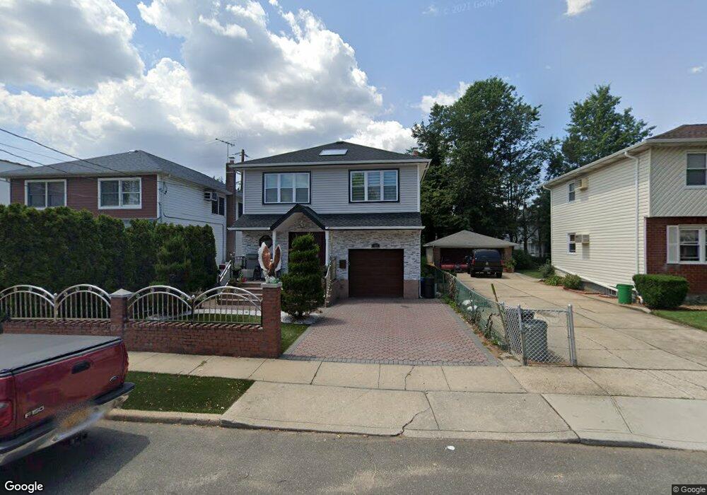 121 S 8th St, New Hyde Park, NY 11040 - photo 1