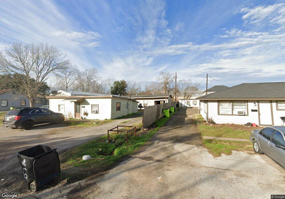 812-814 Damon St, Rosenberg, TX 77471 - photo 1