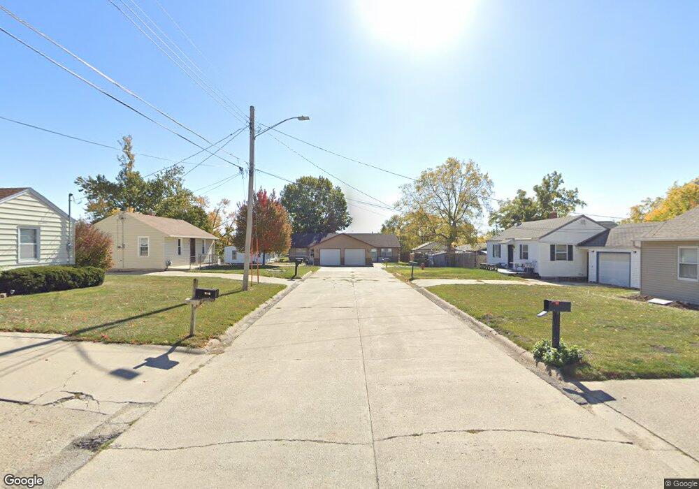 1304 W 2nd St N, Newton, IA 50208 - photo 1