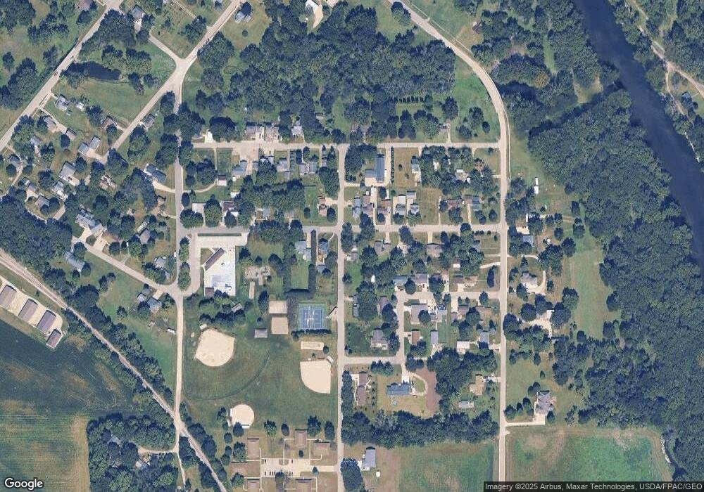 424 E Jackson St, Shell Rock, IA 50670 - photo 1