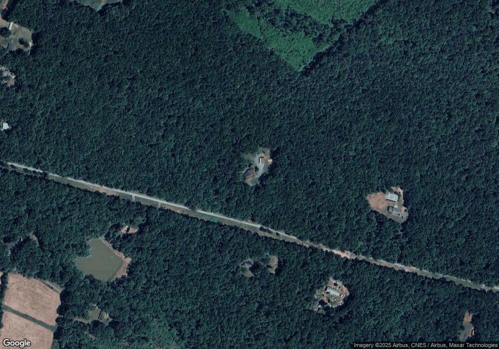 407 Blueberry Hill Dr, Scottsville, VA 24590 - photo 1