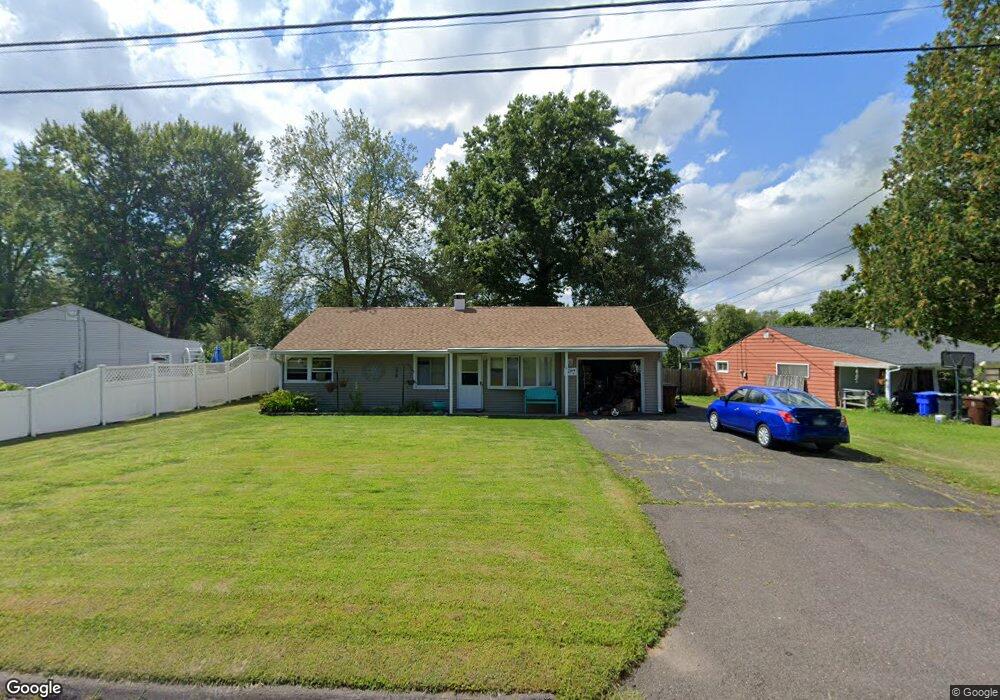 4 Hickory Ln, Enfield, CT 06082 - photo 1