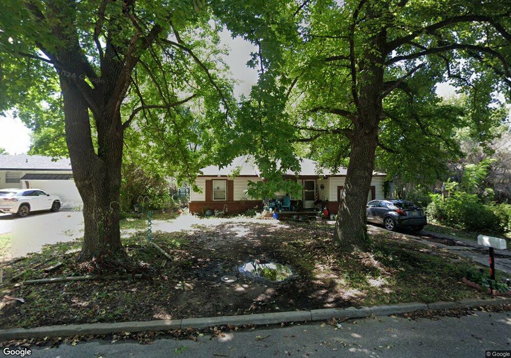 1610 S Elm Ave, Broken Arrow, OK 74012 - photo 1