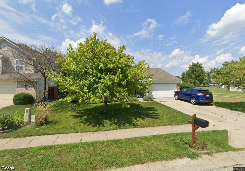 10010 Weeping Cherry Dr, Fishers, IN 46038 - photo 1