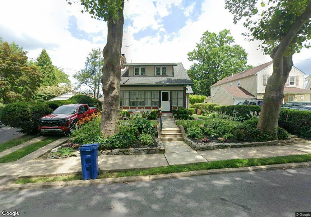 2079 Maplewood Ave, Abington, PA 19001 - photo 1