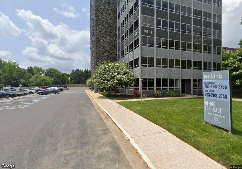 803 W Broad St unit 520, Falls Church, VA 22046 - photo 1