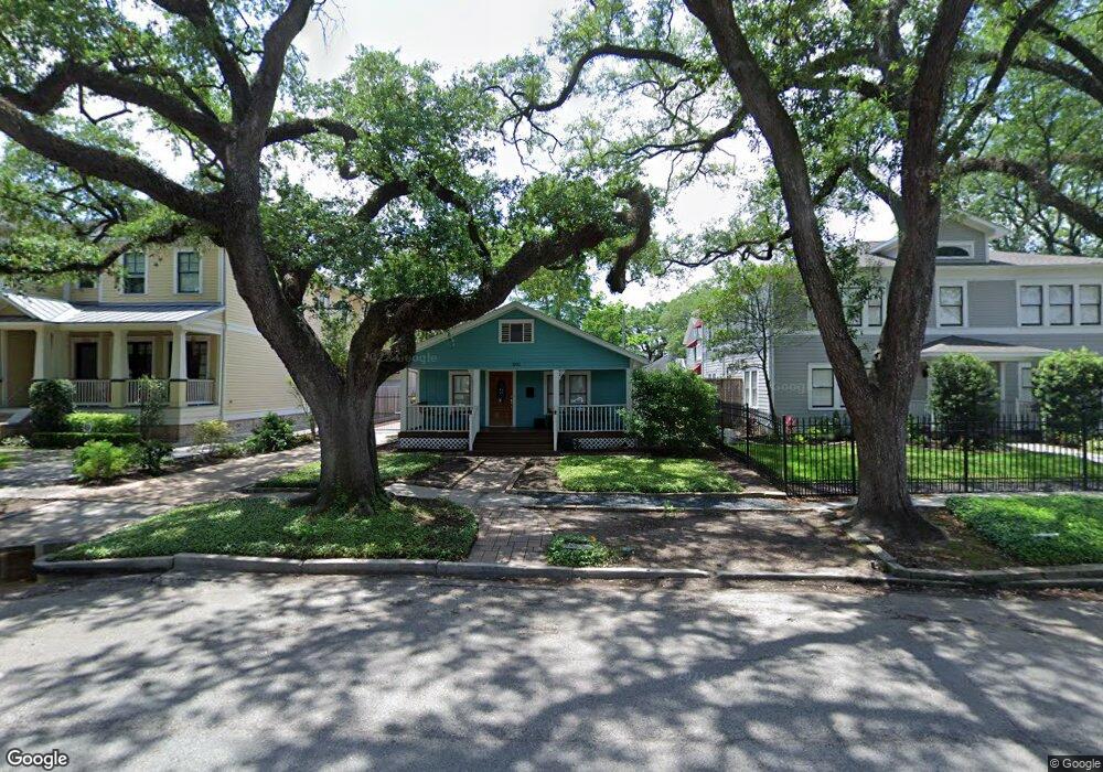 1032 E 7th 1/2 St, Houston, TX 77009 - photo 1